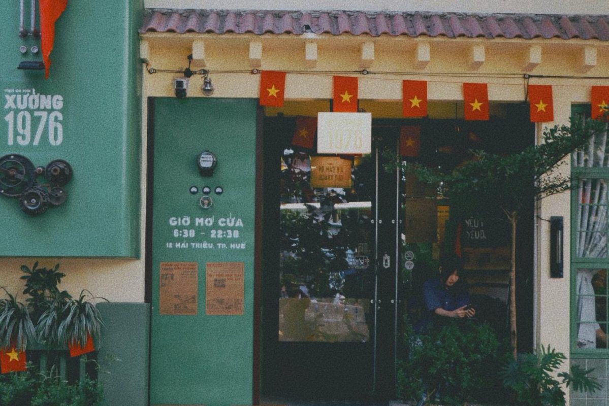 Xưởng 1976 Cafe